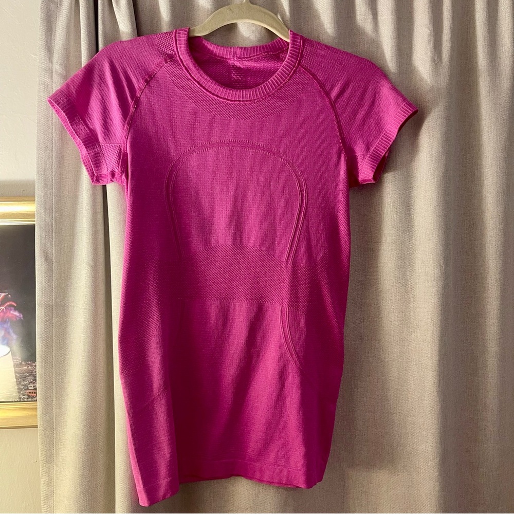 Lululemon swiftly tech short sleeve
